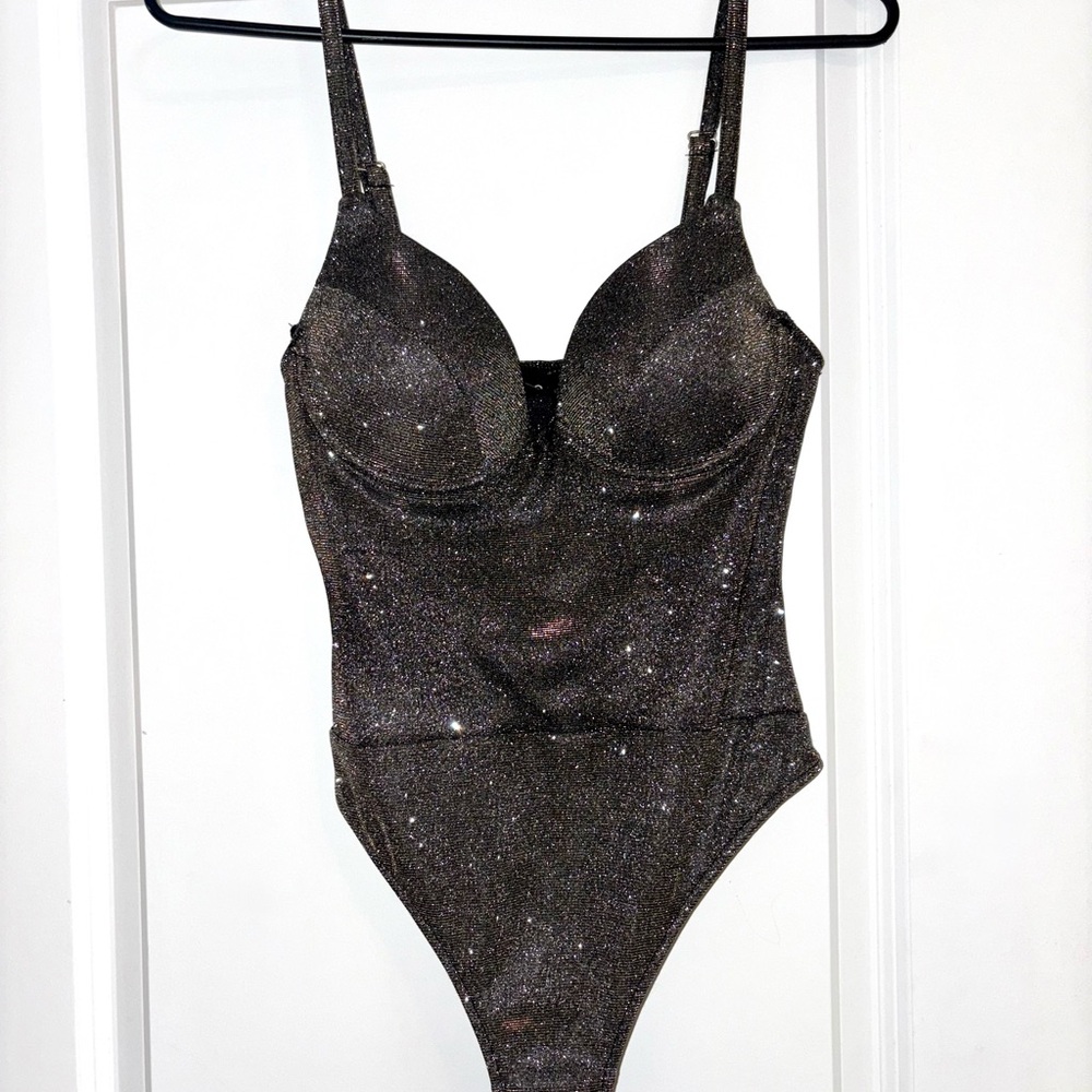 Windsor Glittering Black Top